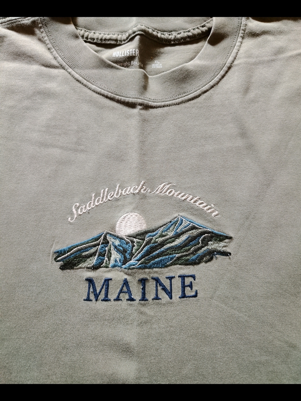Hollister 'Maine' Embroidered Mountain Crewneck - Sage